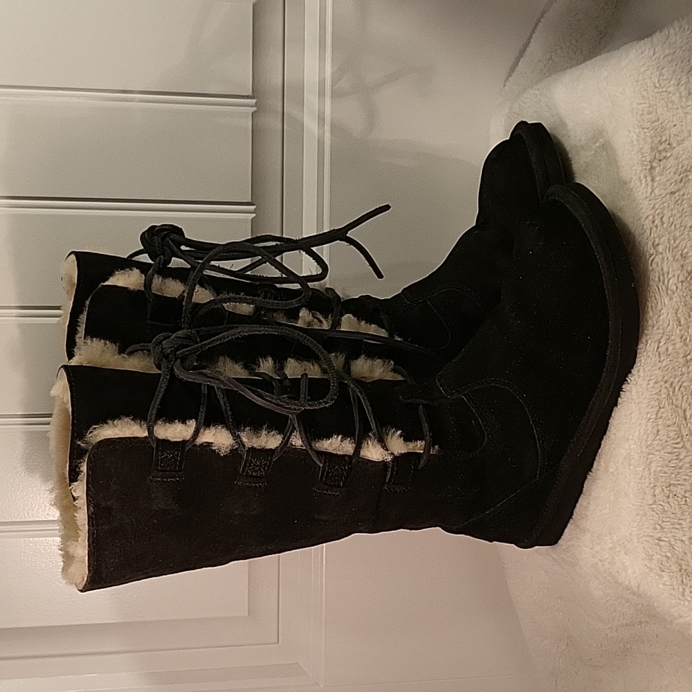UGG Australia Black Women's Whitley Suede Lace-up Boots